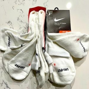 nike dri fit socks with left and right